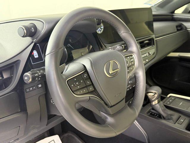 Photo of 2022 Iridium Lexus ES 350