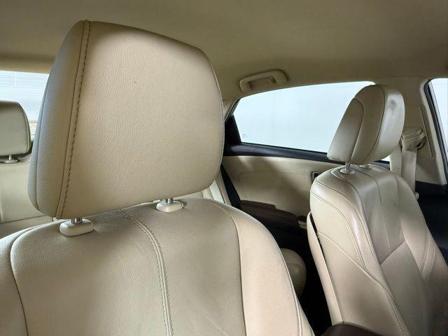 Photo of 2015 Burgundy Toyota Avalon