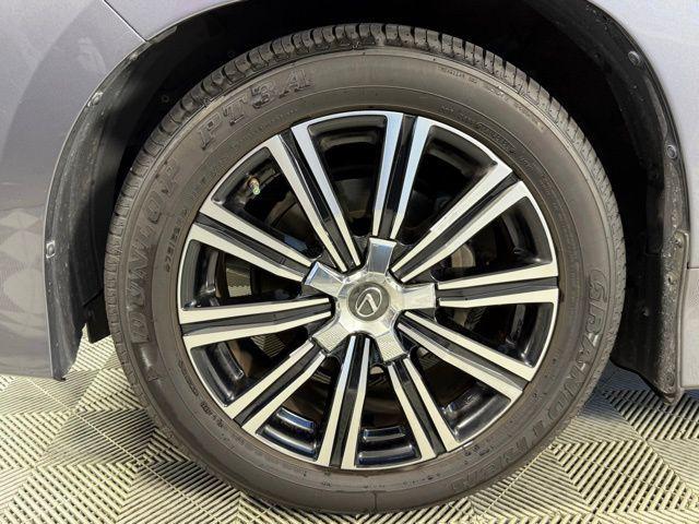 Photo of 2018 Nebula Gray Pearl Lexus LX 570