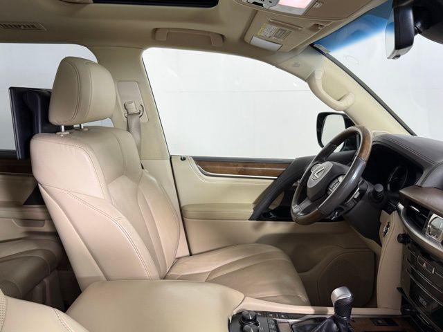 Photo of 2018 Nebula Gray Pearl Lexus LX 570