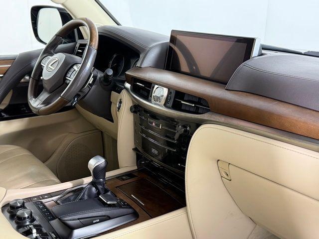 Photo of 2018 Nebula Gray Pearl Lexus LX 570