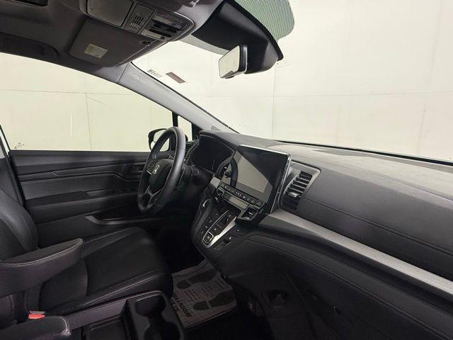 Photo of 2023 Platinum White Pearl Honda Odyssey