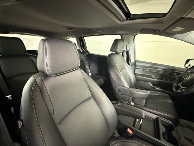 Photo of 2023 Platinum White Pearl Honda Odyssey