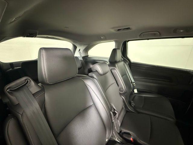 Photo of 2023 Platinum White Pearl Honda Odyssey