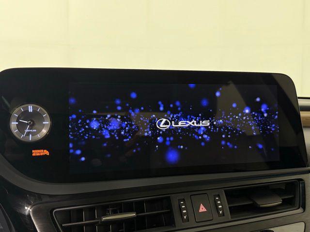 Photo of 2024 Eminent White Pearl Lexus ES 350