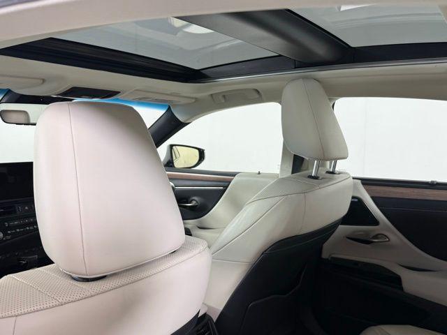 Photo of 2024 Eminent White Pearl Lexus ES 350