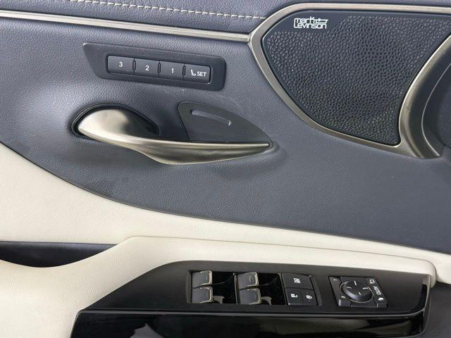 Photo of 2024 Eminent White Pearl Lexus ES 350