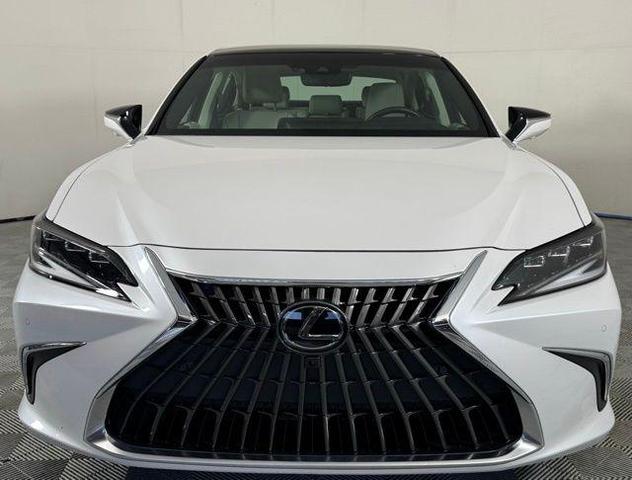 Photo of 2024 Eminent White Pearl Lexus ES 350