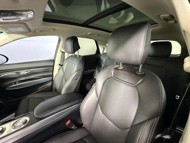 Photo of 2022 Himalayan Gray Genesis GV70