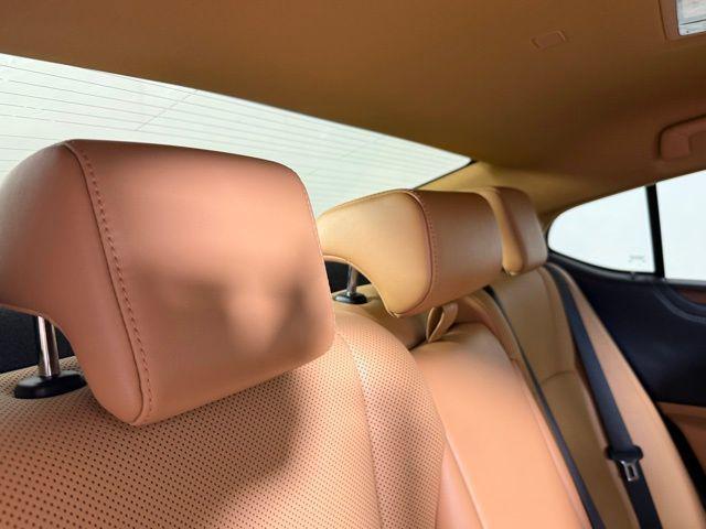 Photo of 2022 Eminent White Pearl Lexus ES 350