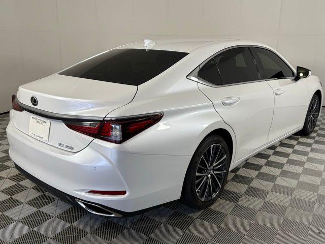 Photo of 2022 Eminent White Pearl Lexus ES 350