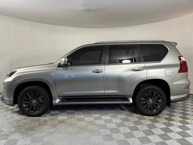 Photo of 2022 Atomic Silver Lexus GX 460
