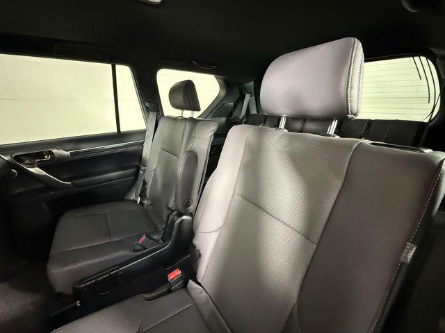 Photo of 2022 Atomic Silver Lexus GX 460