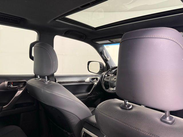Photo of 2022 Atomic Silver Lexus GX 460