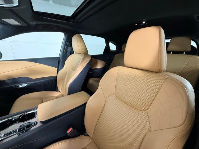 Photo of 2024 Eminent White Pearl Lexus RX 350