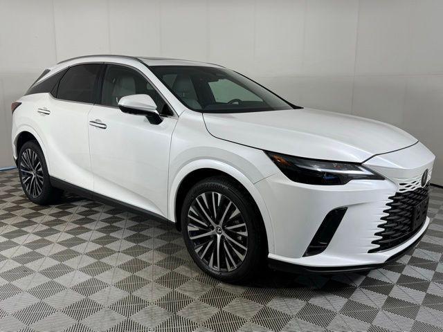 Photo of 2023 Eminent White Pearl Lexus RX 350
