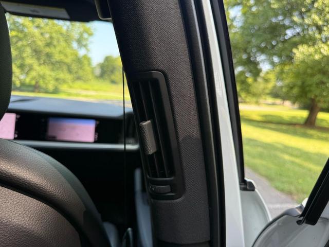 Photo of 2024 White Porsche Cayenne