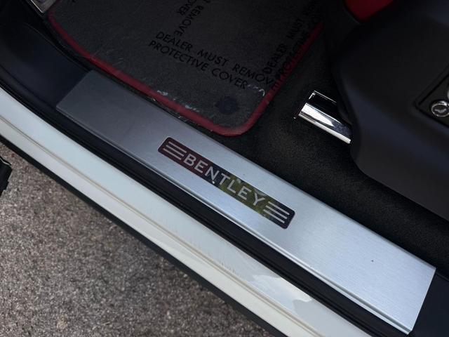 Photo of 2018 White Bentley Bentayga