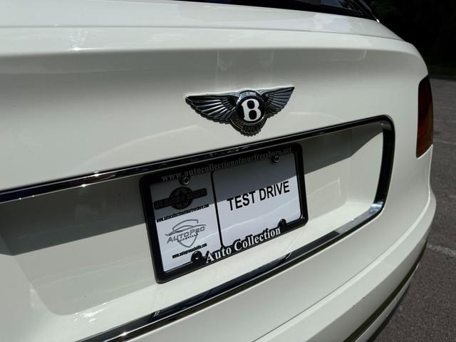 Photo of 2018 White Bentley Bentayga