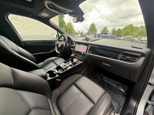 Photo of 2024 Dolomite Silver Metallic Porsche Macan