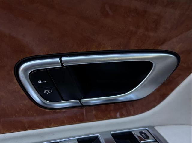 Photo of 2016 Green Bentley Continental GT