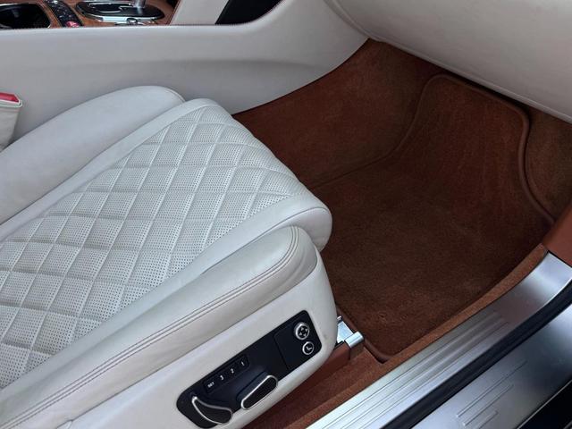 Photo of 2016 Green Bentley Continental GT