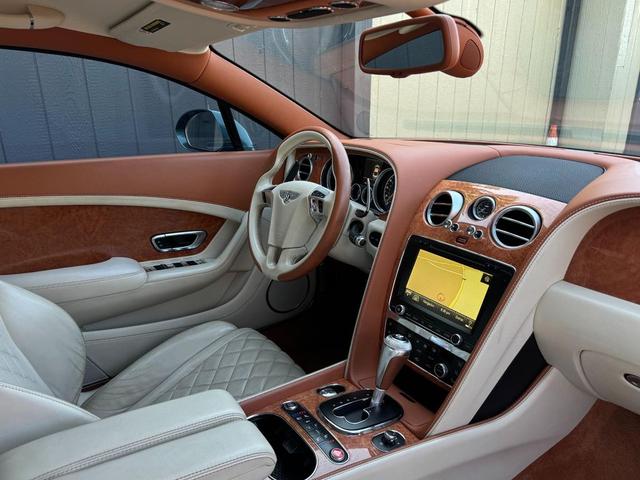 Photo of 2016 Green Bentley Continental GT