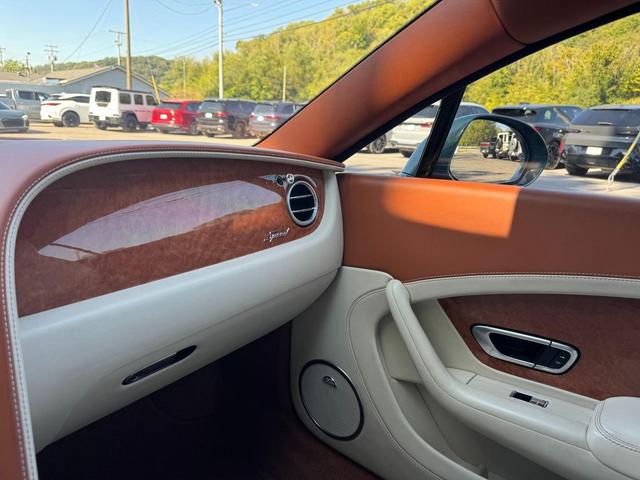 Photo of 2016 Green Bentley Continental GT