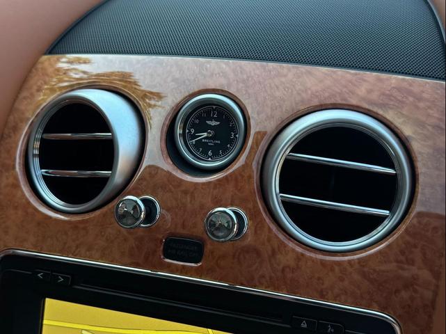 Photo of 2016 Green Bentley Continental GT