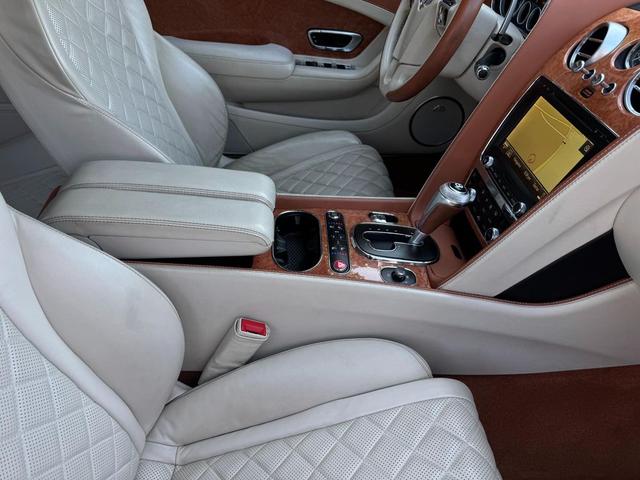 Photo of 2016 Green Bentley Continental GT