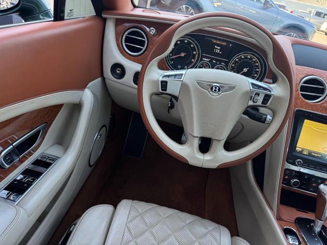 Photo of 2016 Green Bentley Continental GT