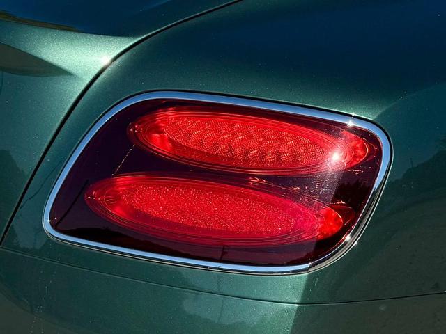 Photo of 2016 Green Bentley Continental GT