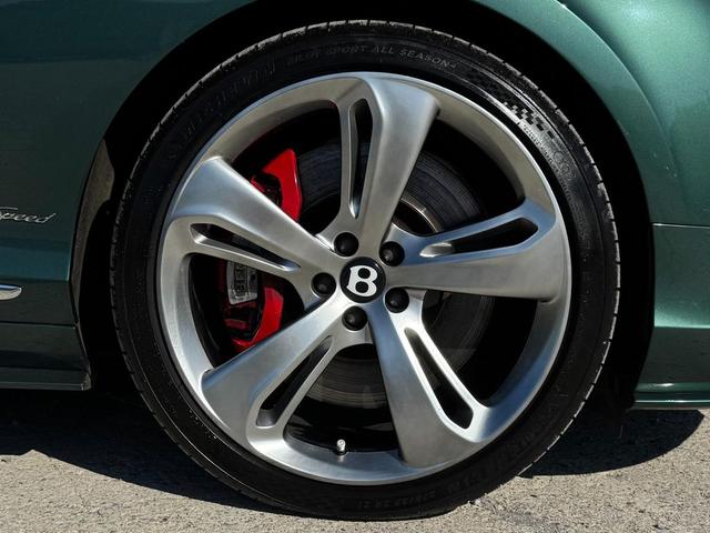 Photo of 2016 Green Bentley Continental GT