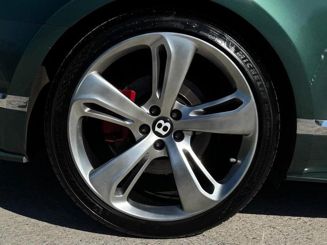 Photo of 2016 Green Bentley Continental GT