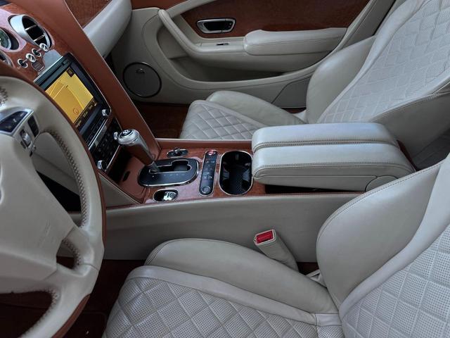 Photo of 2016 Green Bentley Continental GT