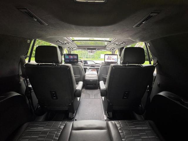 Photo of 2023 Crystal White Tricoat Cadillac Escalade ESV