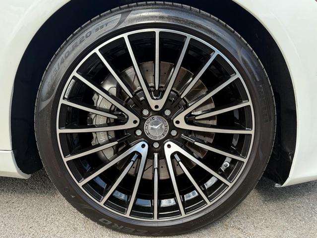 Photo of 2018 designo Diamond White Metallic Mercedes-Benz Maybach S 650