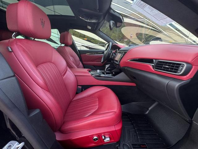Photo of 2022 Nero Ribelle Metallic Maserati Levante