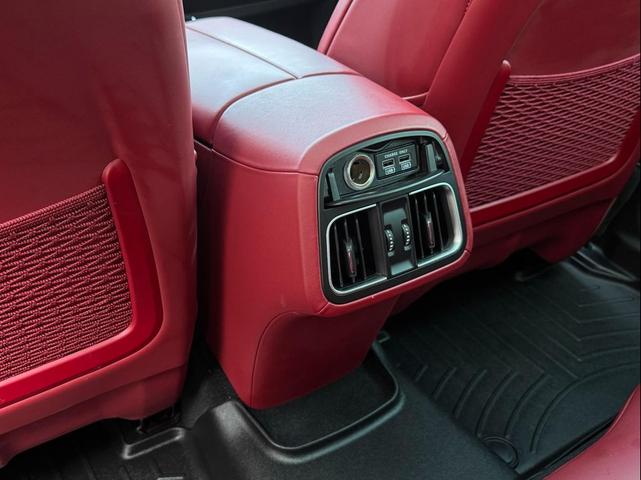 Photo of 2022 Nero Ribelle Metallic Maserati Levante