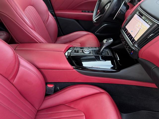 Photo of 2022 Nero Ribelle Metallic Maserati Levante