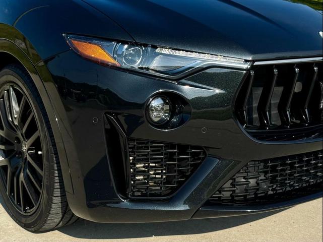 Photo of 2022 Nero Ribelle Metallic Maserati Levante