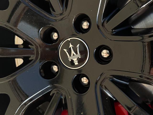 Photo of 2022 Nero Ribelle Metallic Maserati Levante