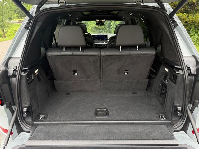 Photo of 2024 Brooklyn Grey Metallic BMW X7