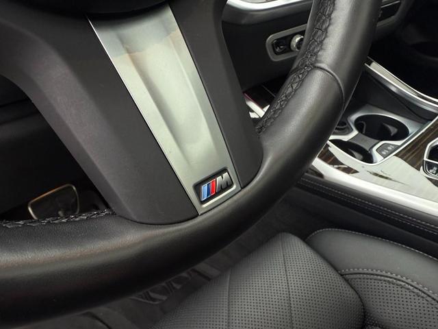 Photo of 2024 Brooklyn Grey Metallic BMW X7