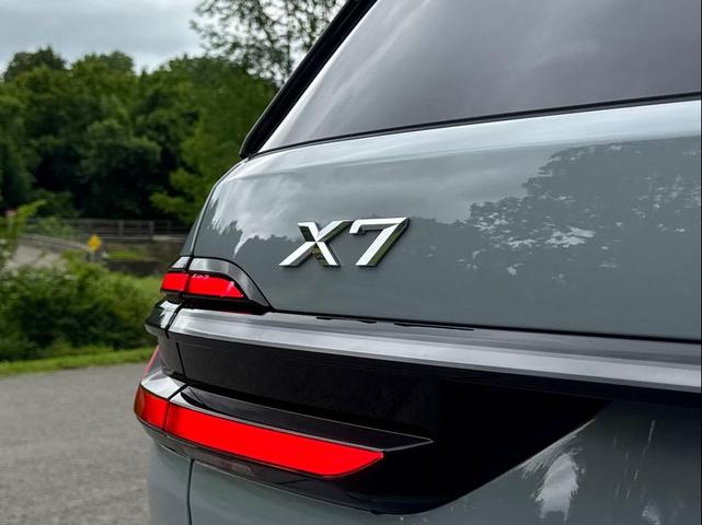 Photo of 2024 Brooklyn Grey Metallic BMW X7