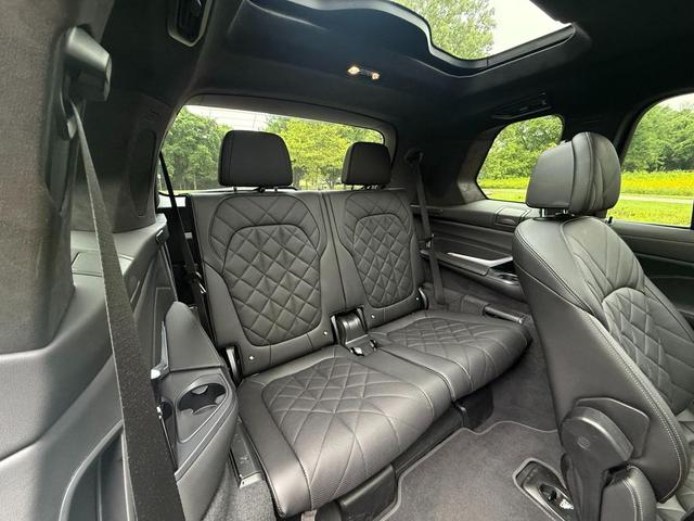 Photo of 2024 Brooklyn Grey Metallic BMW X7