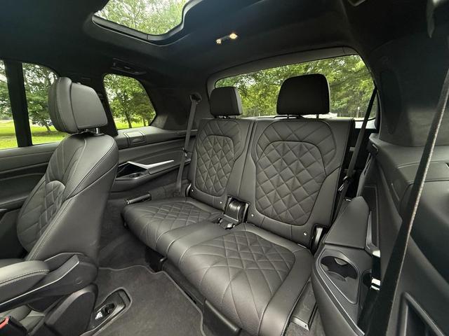 Photo of 2024 Brooklyn Grey Metallic BMW X7