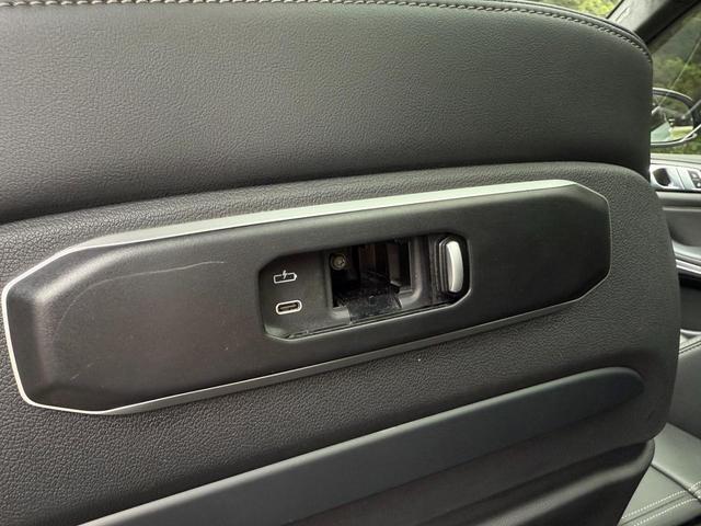 Photo of 2024 Brooklyn Grey Metallic BMW X7
