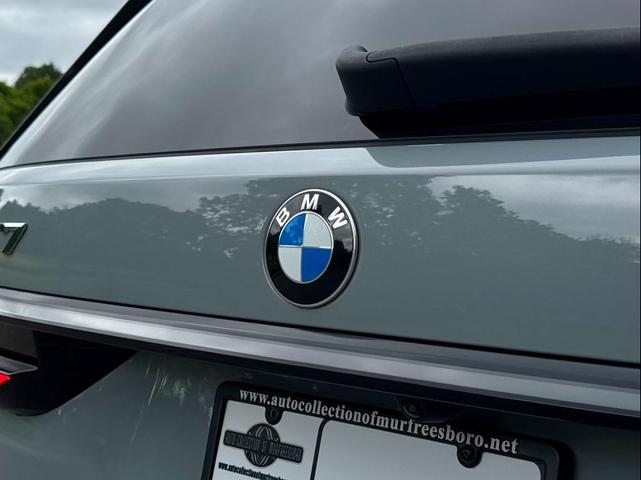 Photo of 2024 Brooklyn Grey Metallic BMW X7