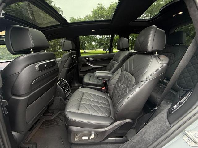 Photo of 2024 Brooklyn Grey Metallic BMW X7